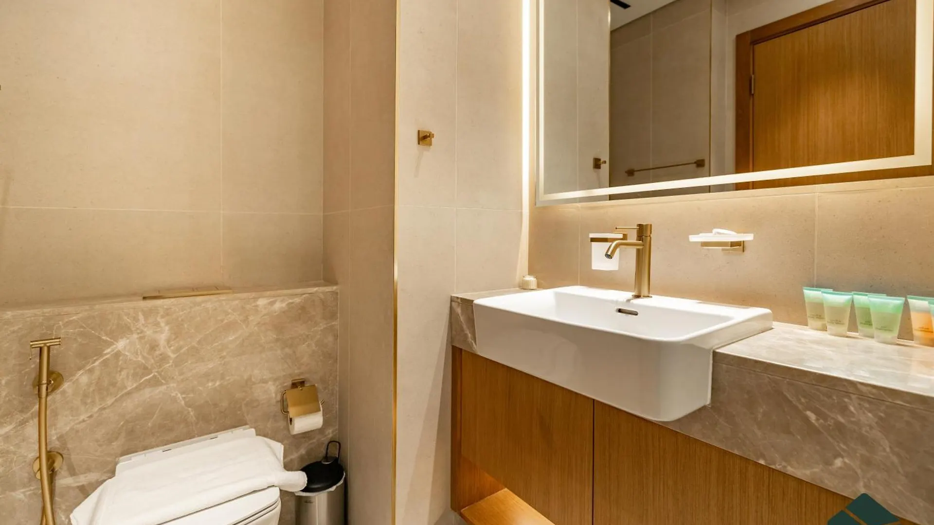 Premium Studio With Private Jacuzzi By Bms Dubai